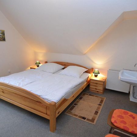 Nice Holiday Home Near Ski Area Medebach Exteriör bild