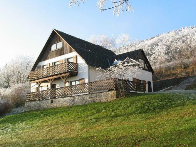 Nice Holiday Home Near Ski Area Medebach Exteriör bild
